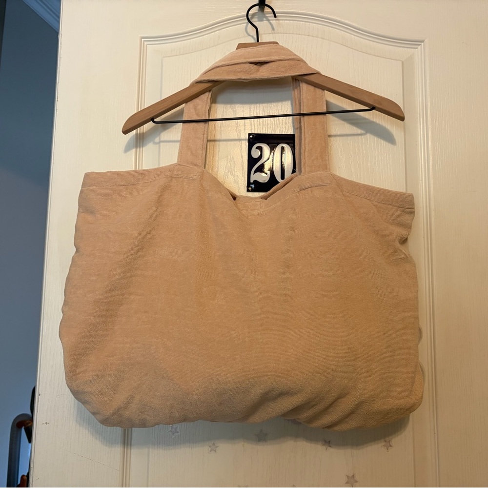 NWT Limited Edition Revovle Béis The Terry Towel Tote in Beige “no pillow” - Picture 6 of 8